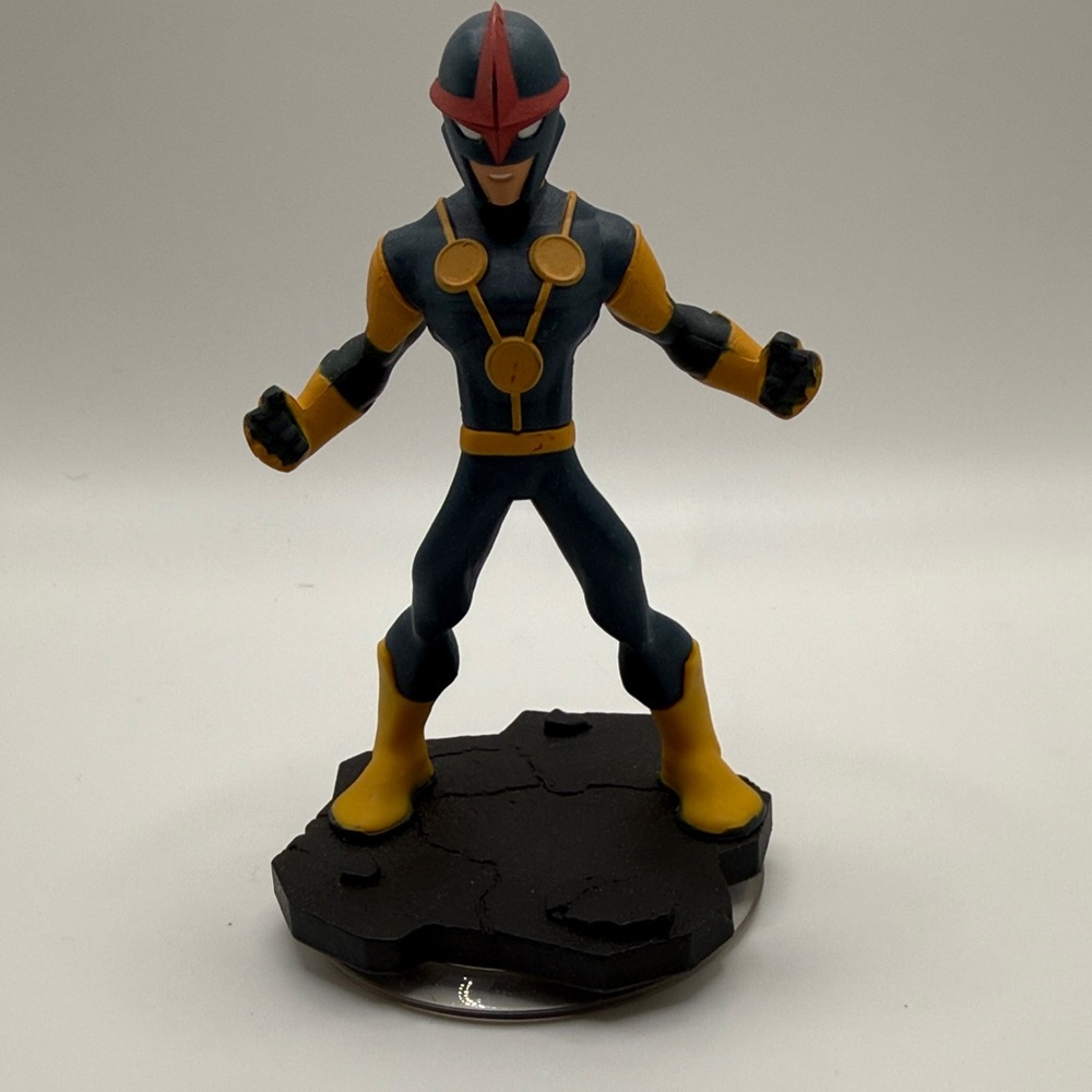 Disney Marvel Infinity Base in Black and White